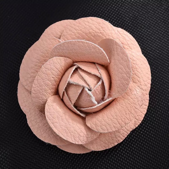 Camellia Flower Magnetic Vegan Leather Bag Charm - Picture 8 of 15